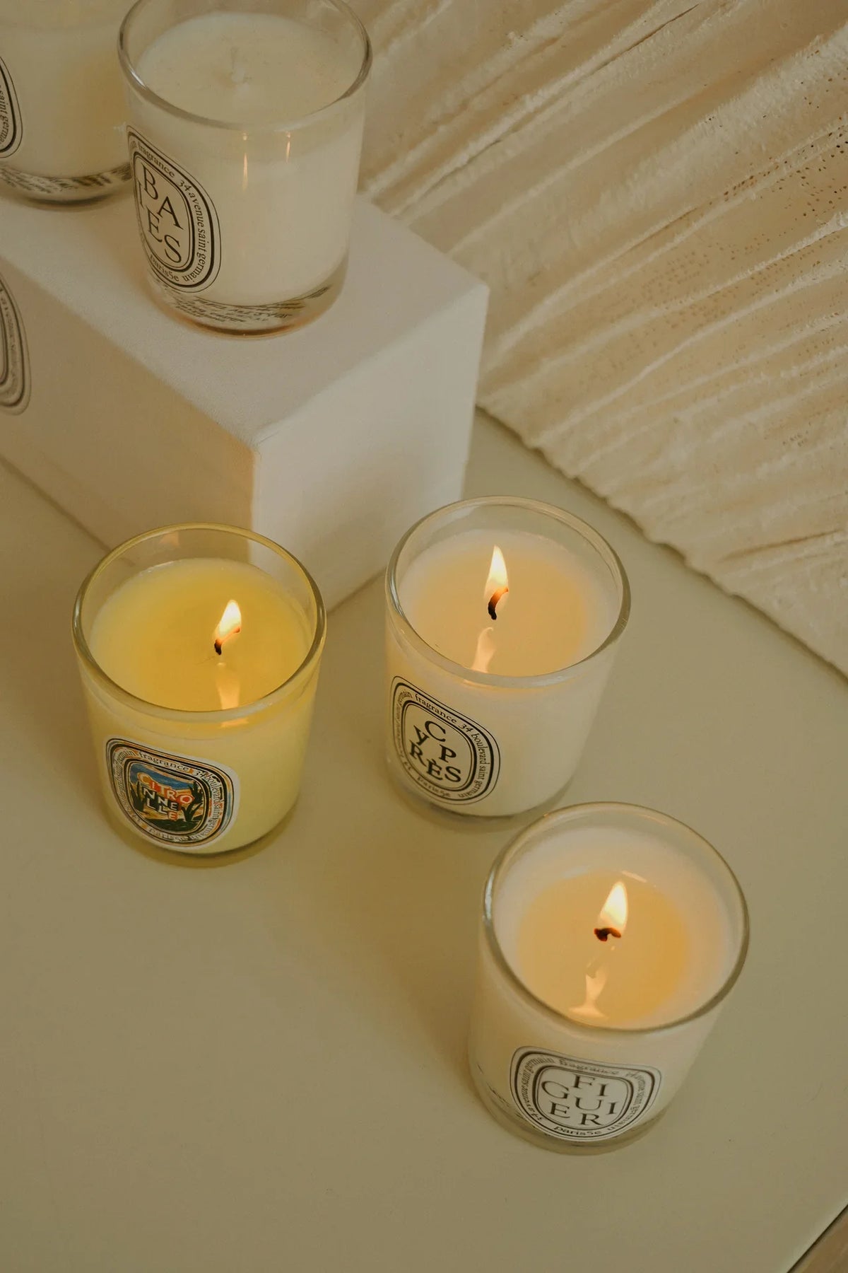 French-Style Scented Candle – Elegant Home Fragrance